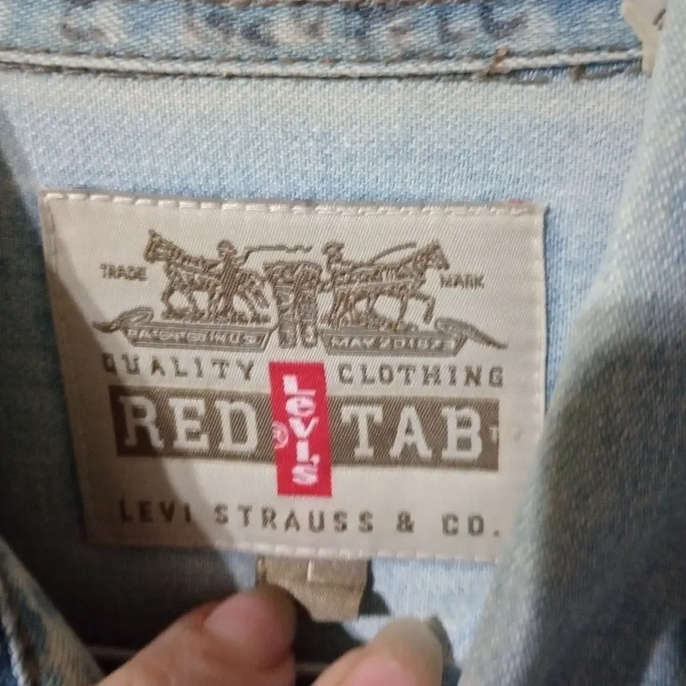 Levi's men's shirt size large (Mgs018)